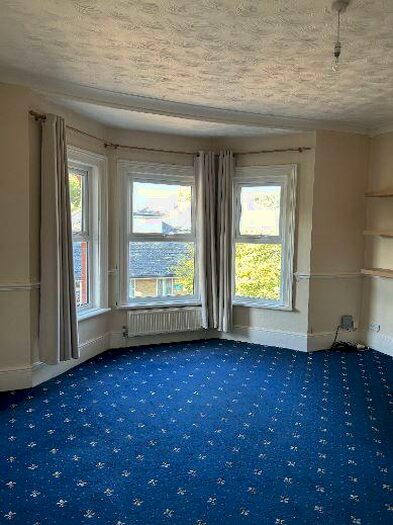 1 Bedroom Flat To Rent In Warley Mount, Brentwood, CM14