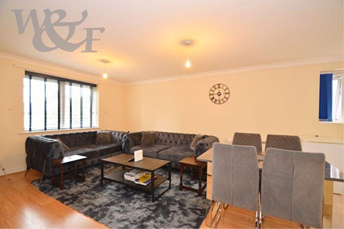 2 Bedroom Flat For Sale In City Gate, Erdington, Birmingham, B23