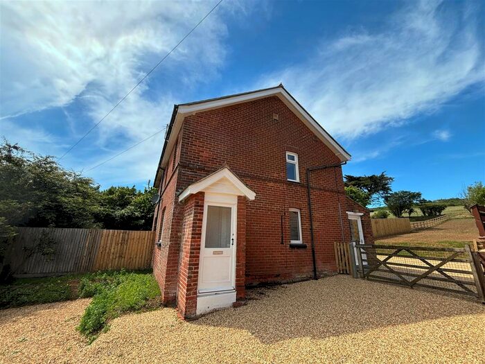3 Bedroom Semi-detached House To Rent In Merstone, Newport, PO30