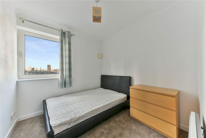 3 Bedroom Flat To Rent In Boardwalk Place, London, E14