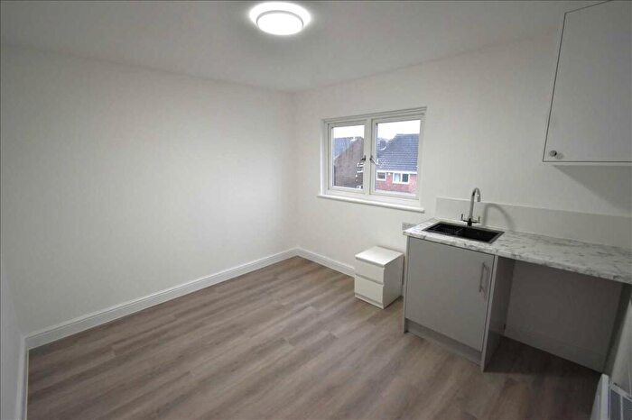 Studio To Rent In Waid Close, Room, Dartford, DA1