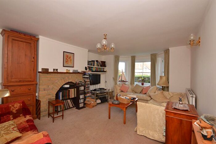 5 Bedroom Semi-Detached House For Sale In Elmfield, Ryde, PO33
