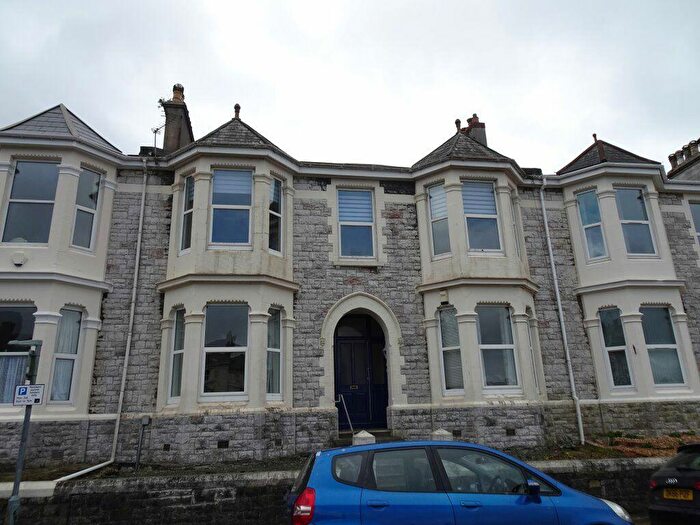 3 Bedroom Flat To Rent In Gordon Terrace, Plymouth, Devon, PL4