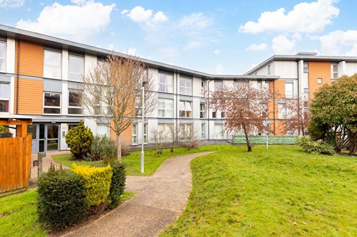 2 Bedroom Flat For Sale In Commonwealth Drive, Howlands Court, RH10