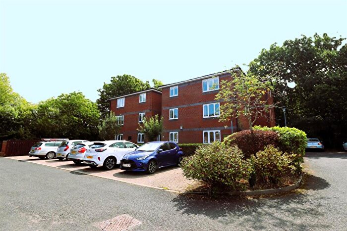 1 Bedroom Flat To Rent In Flat Wordsworth House, Macclesfield, SK10