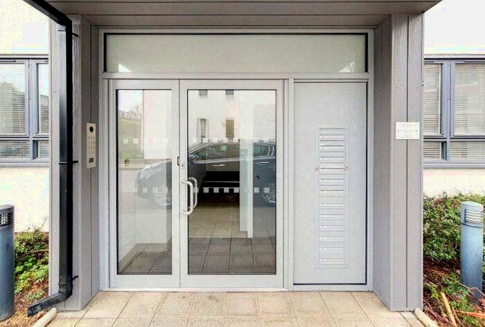 2 Bedroom Flat To Rent In Kew Bridge Court, London, W4