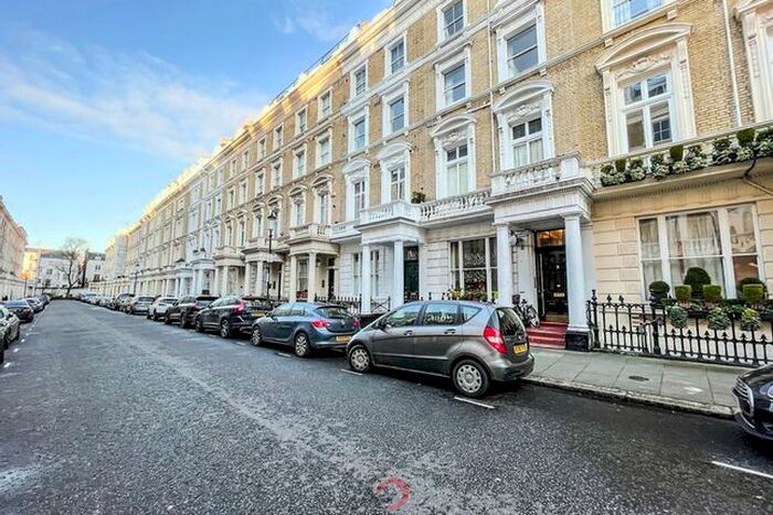 Studio To Rent In Clanricarde Gardens, London, W2