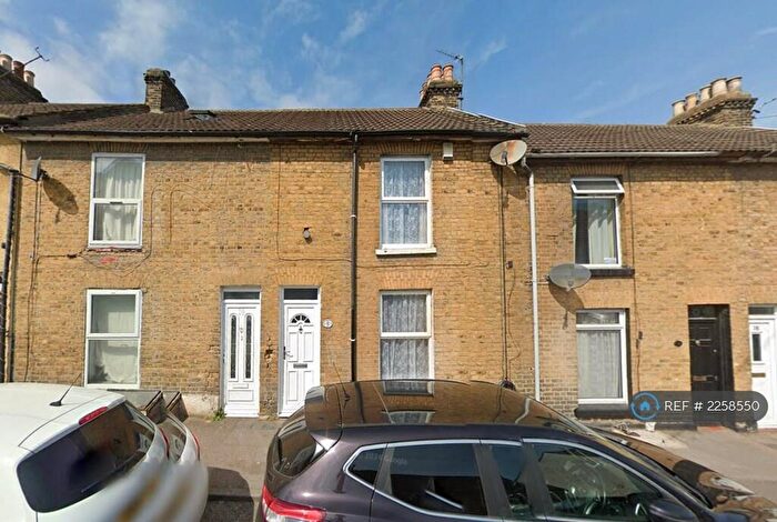 3 Bedroom Terraced House To Rent In James Street, Gillingham, ME7