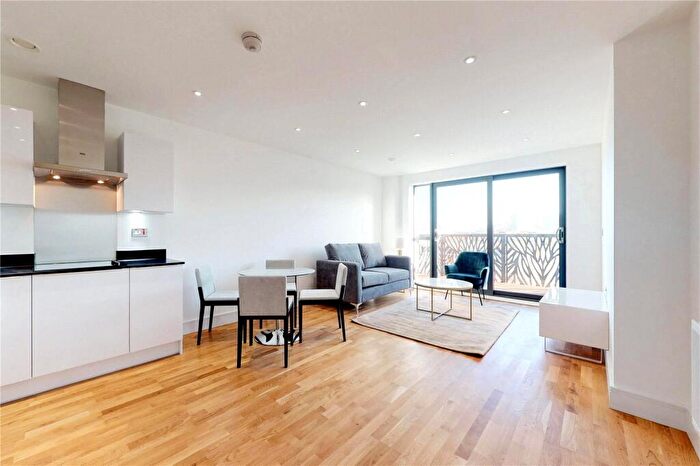 2 Bedroom Flat For Sale In City View Point, E14