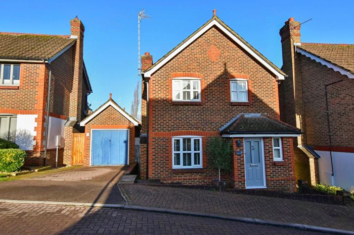 3 Bedroom Detached House For Sale In Regent Close, Kings Langley, WD4