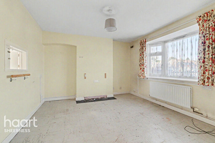 3 Bedroom Semi Detached House For Sale In South Avenue, Sittingbourne, ME10