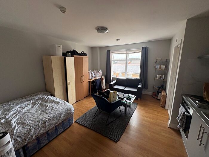 Studio To Rent In Barnsbury Road, Islington Angel, N1