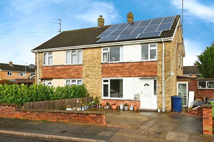 3 Bedroom Semi Detached House For Sale In Coldhorn Crescent, Wisbech, Cambridgeshire, PE13