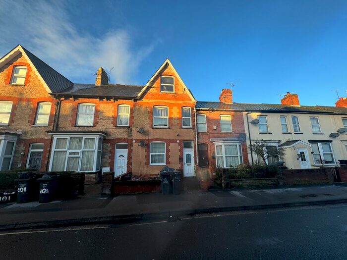 2 Bedroom Flat To Rent In Cheddon Road, Taunton, TA2