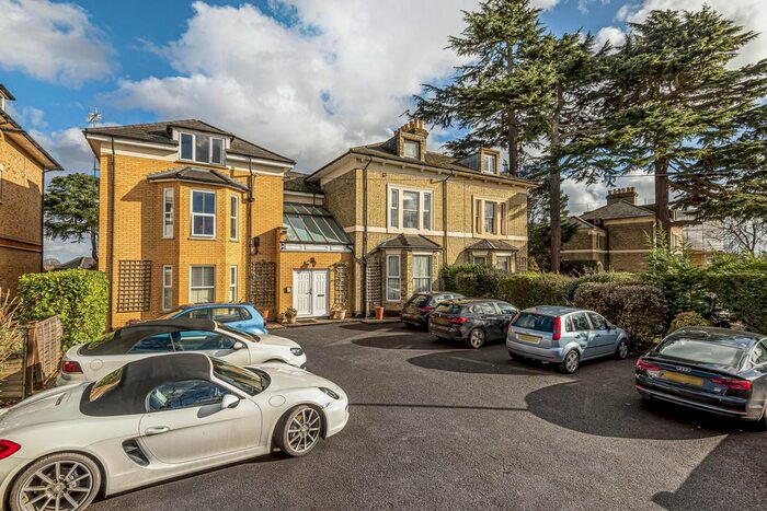 2 Bedroom Flat To Rent In Thames Street, Weybridge, KT13