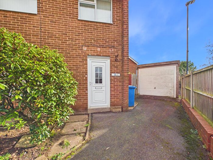 3 Bedroom Semi Detached House For Sale In Farneworth Road, Mickleover, DE3