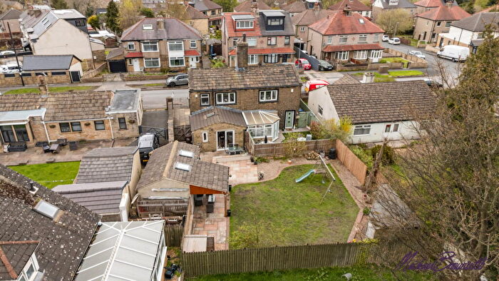 2 Bedroom Semi Detached House For Sale In Poplar Grove, Bradford, BD7