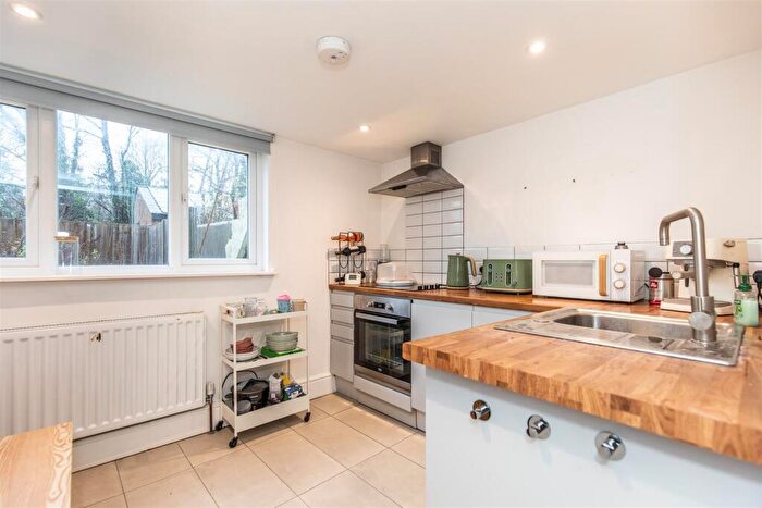 2 Bedroom Flat To Rent In Ditchling Rise, Brighton, BN1