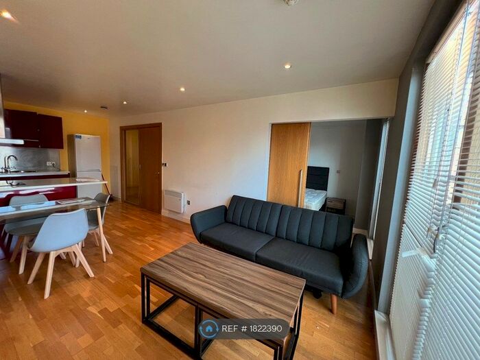 2 Bedroom Flat To Rent In Vantage Quay, Manchester, M1