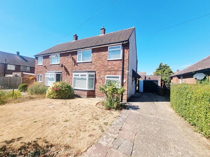 3 Bedroom Semi Detached House For Sale In Preston Drive, Ipswich, IP1
