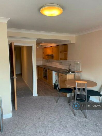 3 Bedroom Flat To Rent In Oxon Court, Portsmouth, PO1