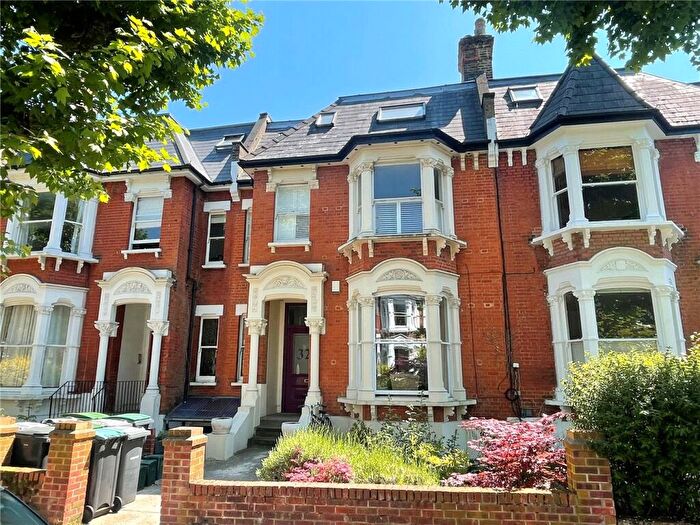 2 Bedroom Apartment To Rent In Mount View Road, London, N4