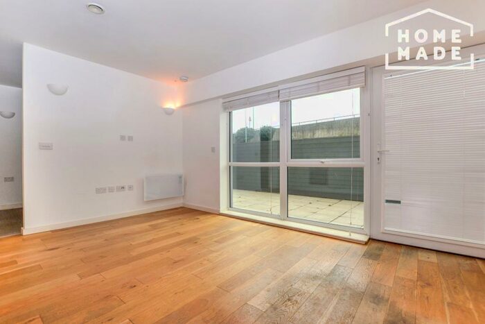 Studio To Rent In Osborne House, SE3