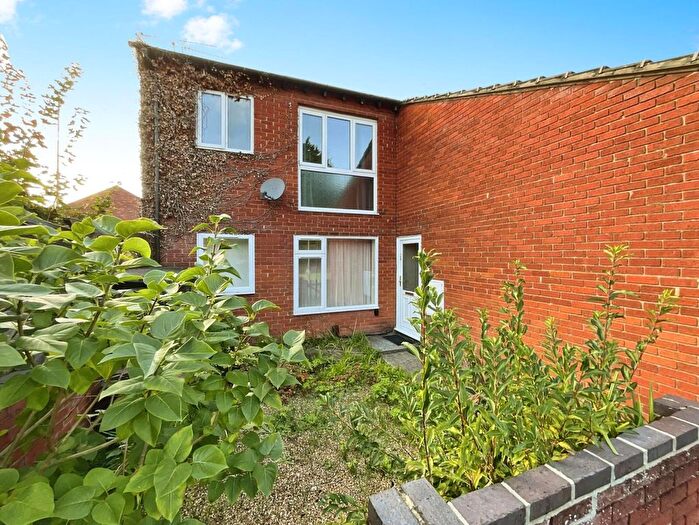 2 Bedroom Maisonette To Rent In Fleet Way, Didcot, Oxfordshire, OX11