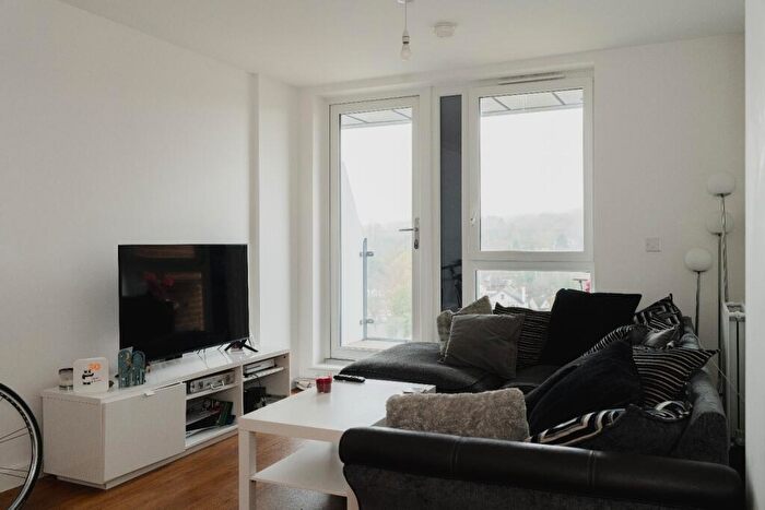 1 Bedroom Flat To Rent In Marketfield Way, Redhill, RH1