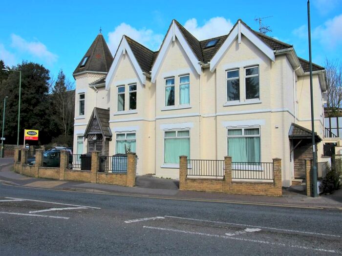 2 Bedroom Flat To Rent In Alum Chine Road, Alum Chine, Bournemouth, BH4