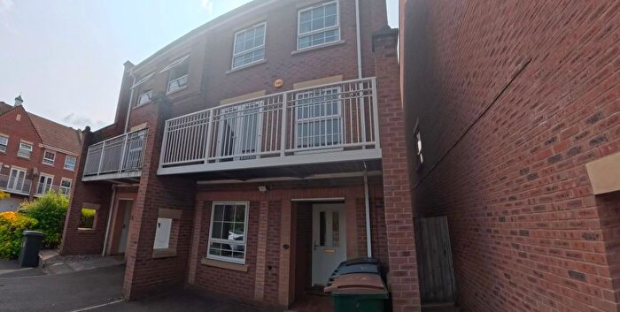 4 Bedroom Town House To Rent In Gillquart Way, Coventry, CV1