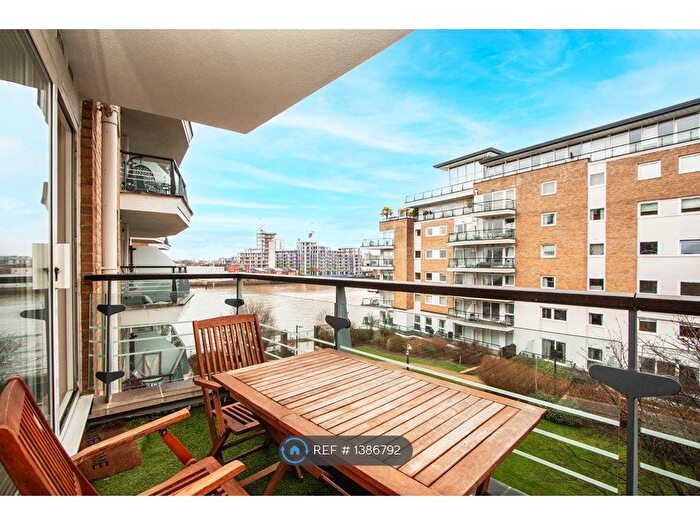 2 Bedroom Flat To Rent In Anchor House, London, SW18