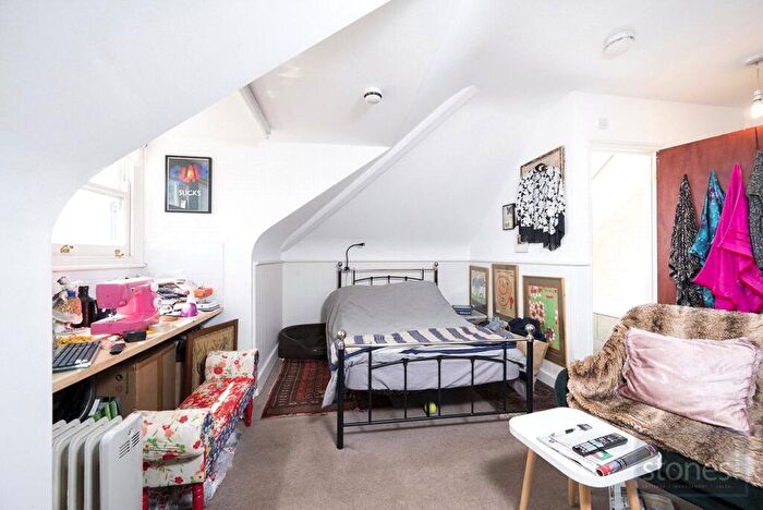 Apartment To Rent In Fellows Road, London, NW3