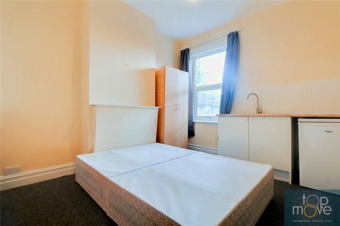 Property To Rent In Edridge Road, Croydon, CR0