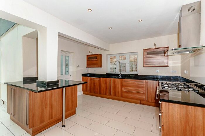 5 Bedroom Detached House For Sale In Courtleas, Cobham, KT11