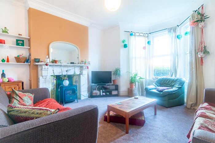 5 Bedroom Terraced House To Rent In Simonside Terrace, Heaton, NE6