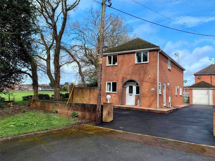 3 Bedroom Detached House For Sale In Wakemans, Upper Basildon, Reading, Berkshire, RG8