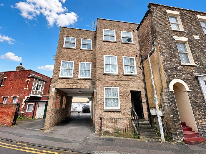 1 Bedroom Flat To Rent In Charlotte Place, Margate, Kent, CT9