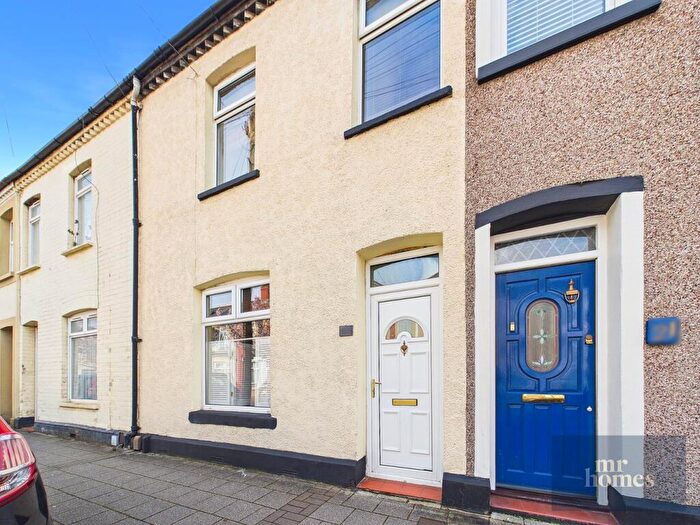 2 Bedroom Terraced House For Sale In Court Road, Grangetown, Cardiff, CF11