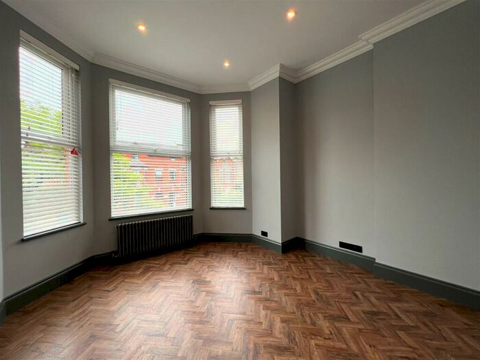 2 Bedroom Flat To Rent In Clyde Road, , West Didsbury, Manchester, M20