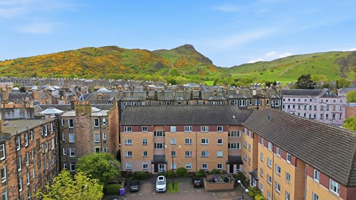 2 Bedroom Flat For Sale In / Moray Park Terrace, Edinburgh, EH7