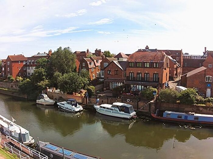 3 Bedroom Mews To Rent In Riverside Court, Red Lane, Tewkesbury, GL20