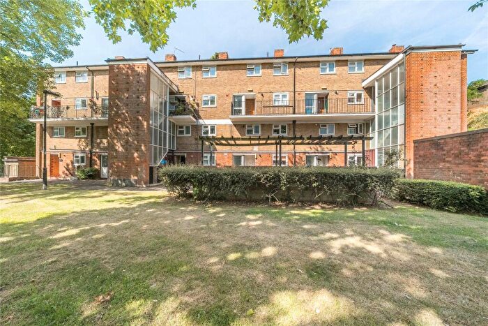 3 Bedroom Flat For Sale In Blyth Road, Bromley, BR1