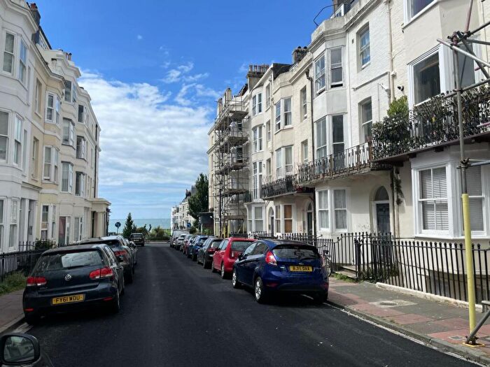 1 Bedroom Flat To Rent In Devonshire Place, Brighton, East Sussex, BN2