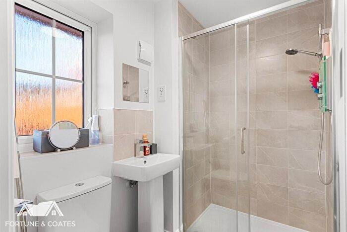 2 Bedroom Coach House For Sale In Fieldfare Way, Harlow, CM17