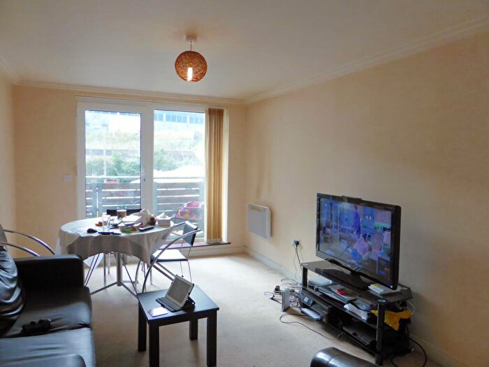 2 Bedroom Apartment To Rent In Sharpthorne Court-, P12