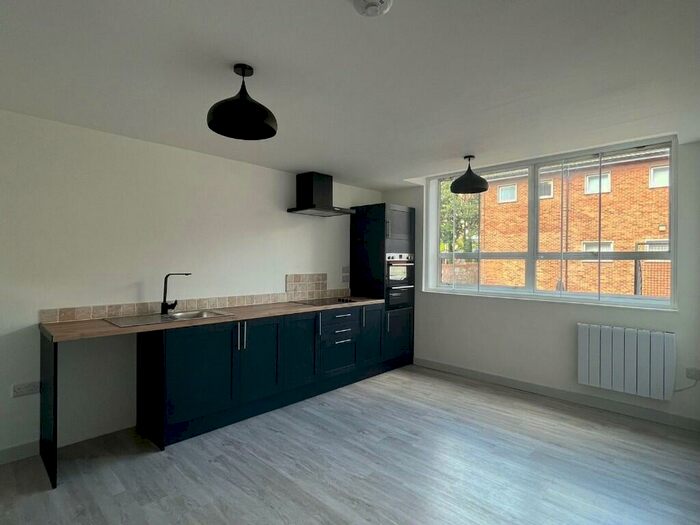 1 Bedroom Flat To Rent In Flat, West Bars, Chesterfield, Derbyshire, S40