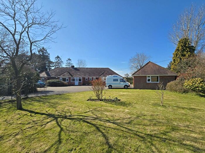 4 Bedroom Chalet For Sale In The Turnpike, Bunwell, NR16