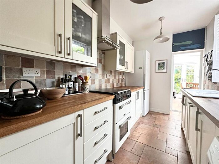 3 Bedroom Terraced House For Sale In Nutfield Road, West End, LE3