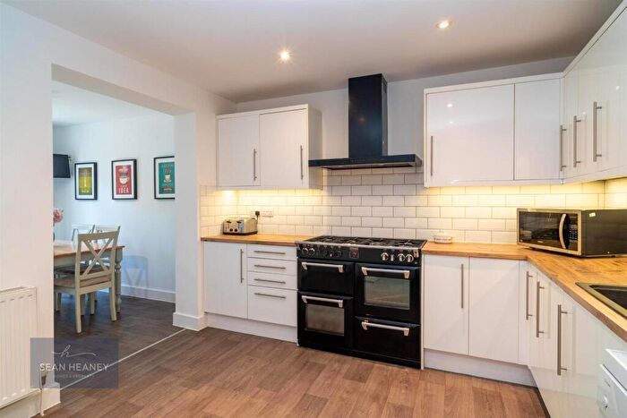 4 Bedroom Semi-Detached House For Sale In Richmond Road, New Barnet, EN5